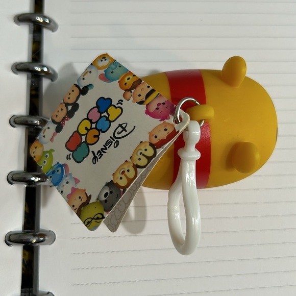 Disney Tsum Tsum - Winnie the Pooh Squeezable Scent‎ Keychain NWT Collectible - Picture 5 of 13